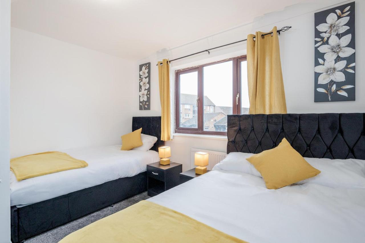 Lovely House In Dagenham / Barking With Free Parking, Wifi & Garden Εξωτερικό φωτογραφία