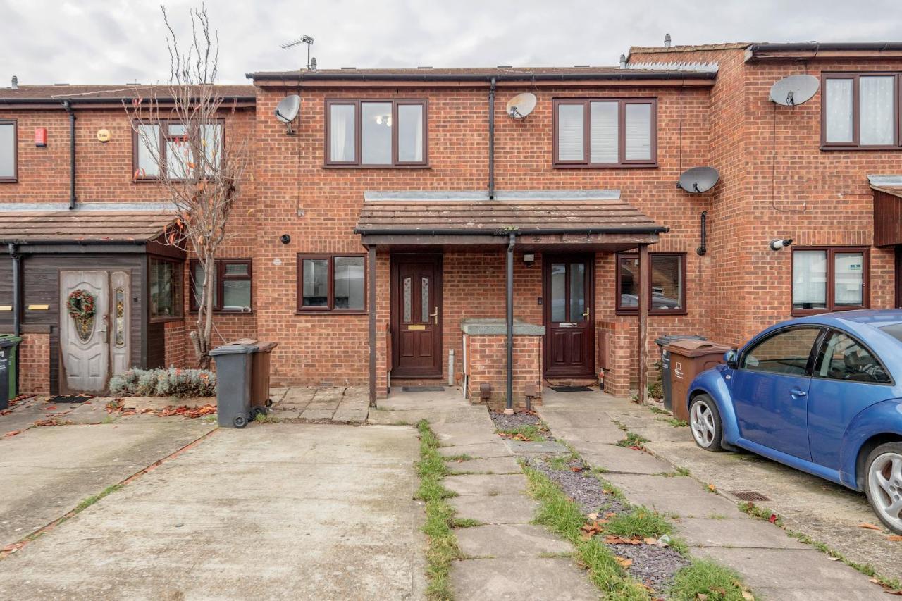 Lovely House In Dagenham / Barking With Free Parking, Wifi & Garden Εξωτερικό φωτογραφία