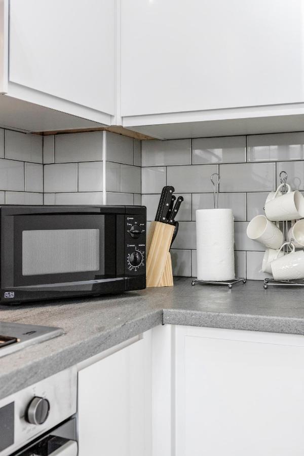 Lovely House In Dagenham / Barking With Free Parking, Wifi & Garden Εξωτερικό φωτογραφία