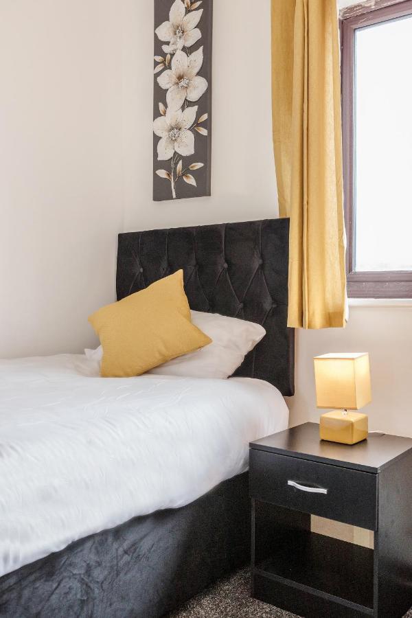 Lovely House In Dagenham / Barking With Free Parking, Wifi & Garden Εξωτερικό φωτογραφία