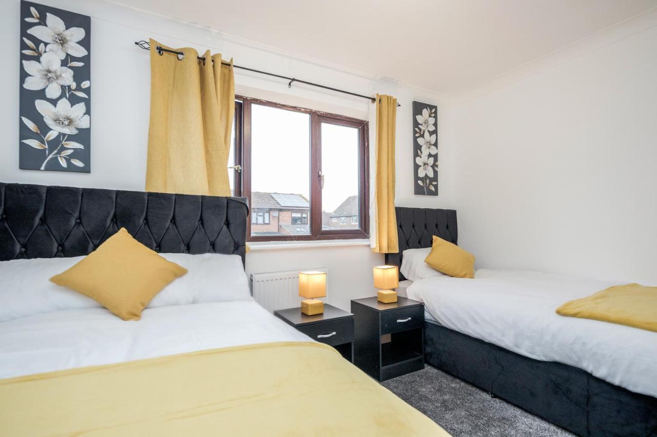Lovely House In Dagenham / Barking With Free Parking, Wifi & Garden Εξωτερικό φωτογραφία